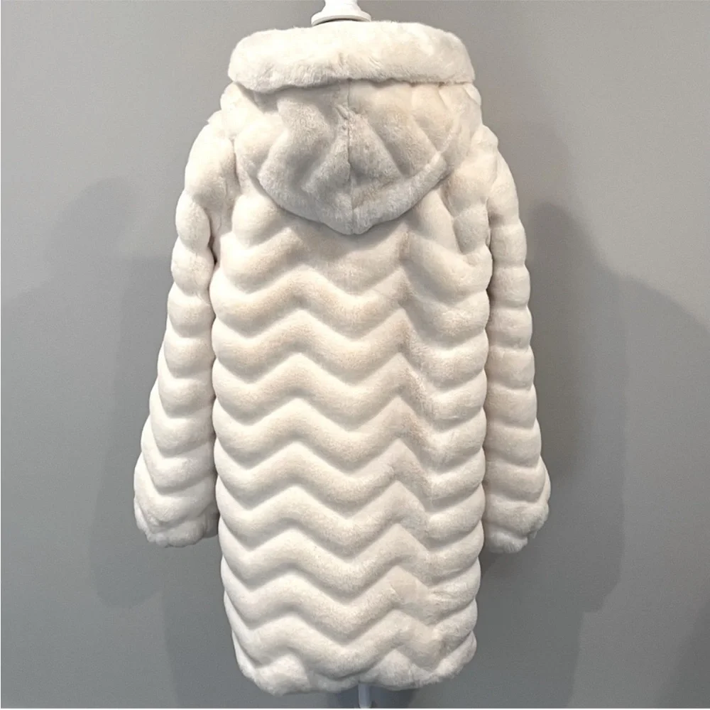 GALLERY Grooved Faux Fur Hooded Jacket - Picture 7 of 13